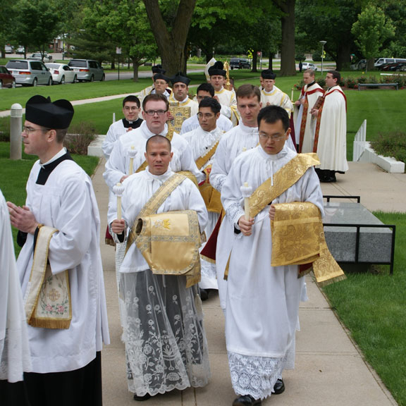 A Catholic Life Priestly Fraternity Of St Peter Ordains 5 Men