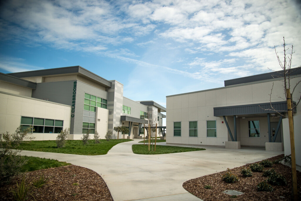 Peter Hansen Elementary School New Elementary School In Mountain 